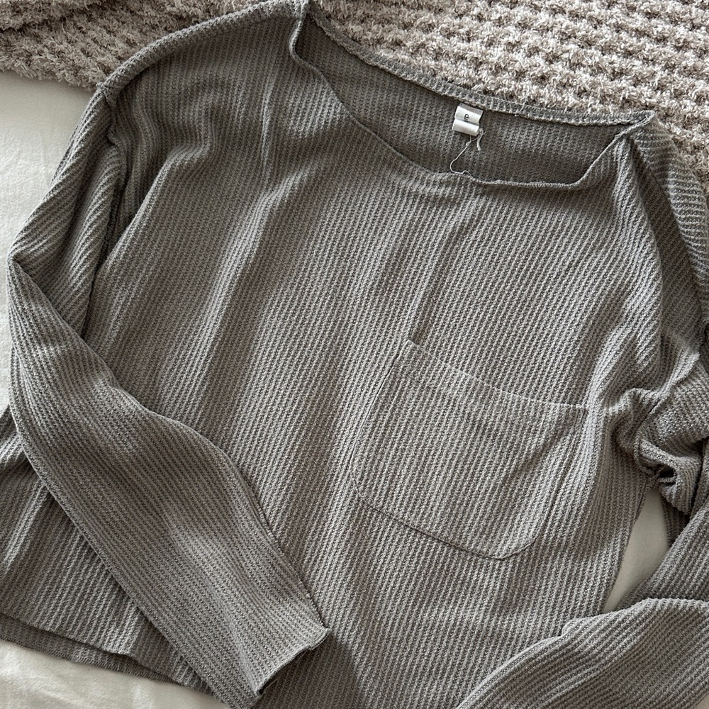 Daily Practice Gray Women's Top (slightly cropped) - Picture 2 of 2